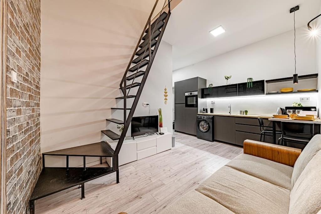 Chic Loft Bp: Industrial Gem Budapeste Exterior foto