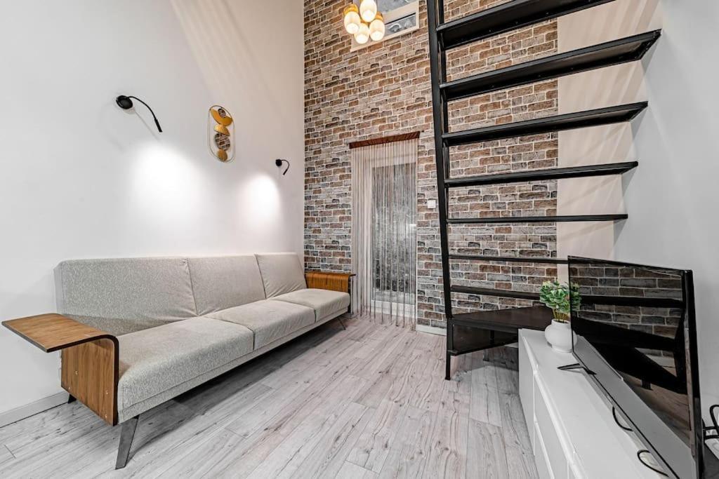 Chic Loft Bp: Industrial Gem Budapeste Exterior foto