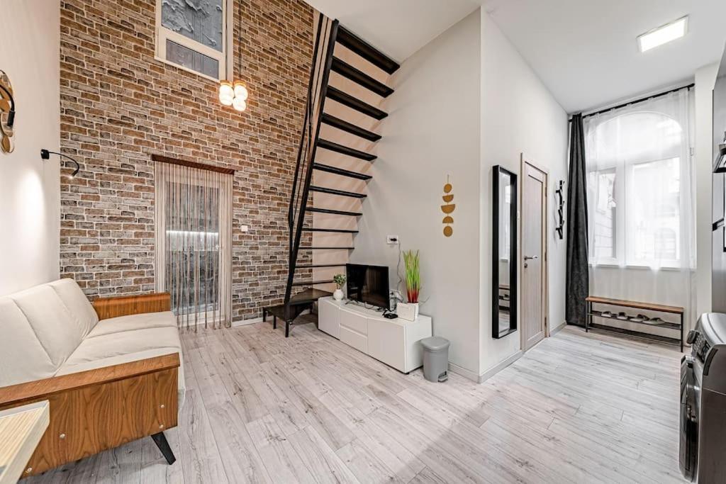 Chic Loft Bp: Industrial Gem Budapeste Exterior foto